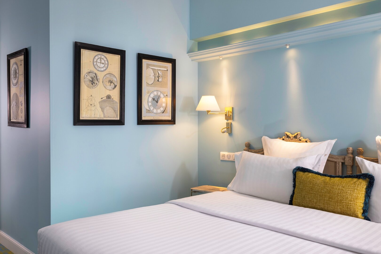 16A1789 le relais madeleine ch 402 bd CCC